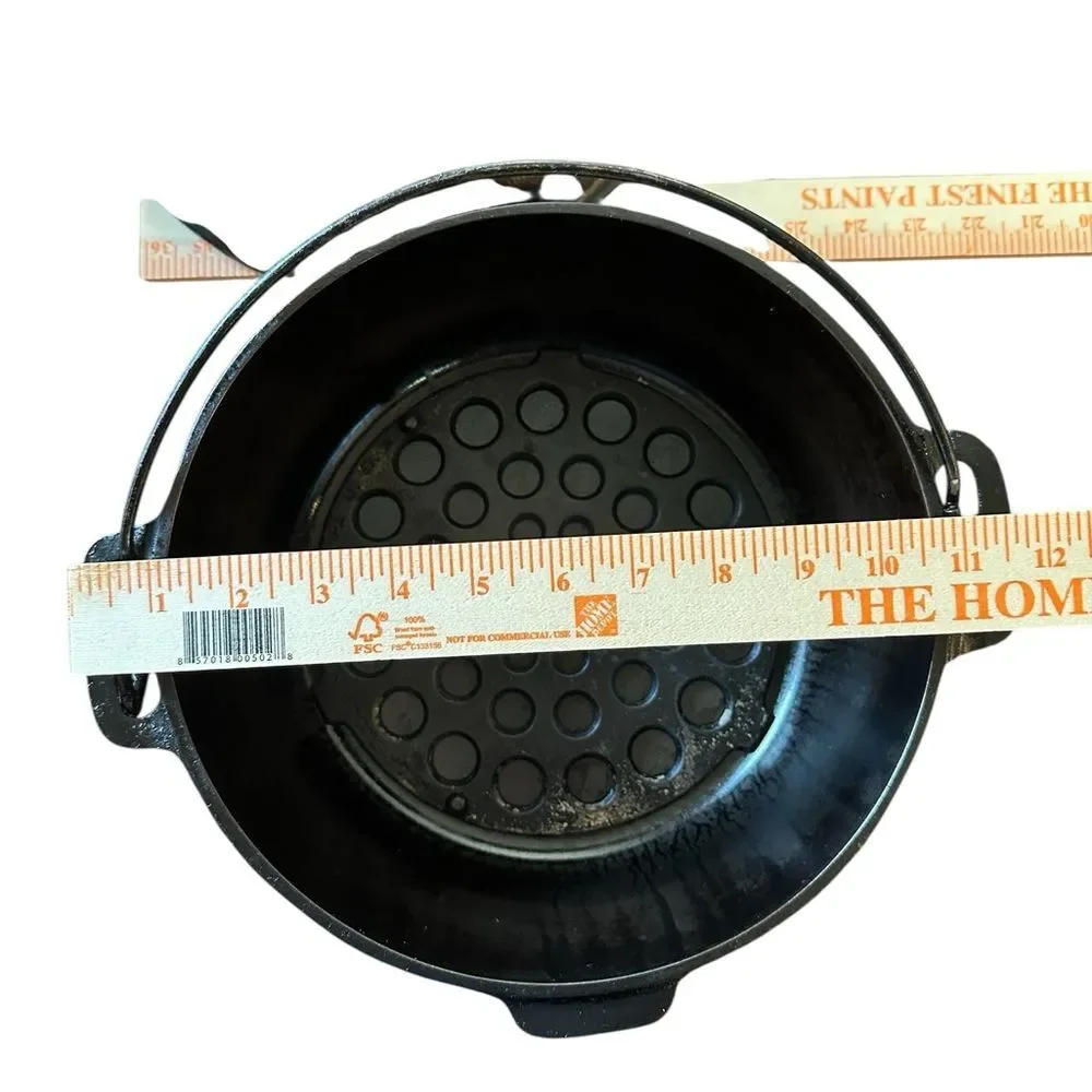 Vintage Griswold Erie No 8 Cast Iron Tite-Top Dutch Oven833 w/lid &Trivet 2551